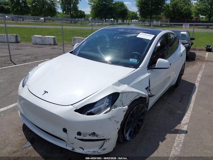TESLA MODEL Y - zdjęcie 2