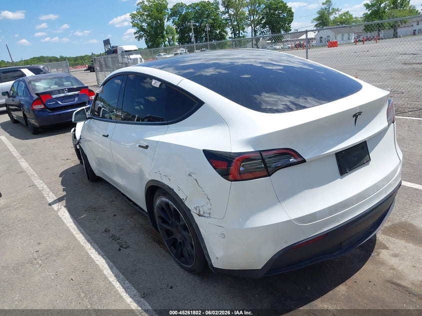 TESLA MODEL Y - zdjęcie 3