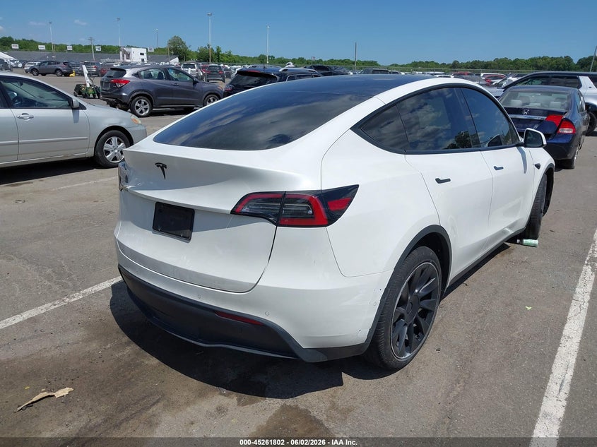 TESLA MODEL Y - zdjęcie 4