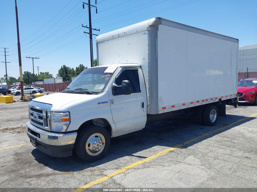 1FDWE3FN3RDD00410 2024 Ford E-350 Cutaway photo 1