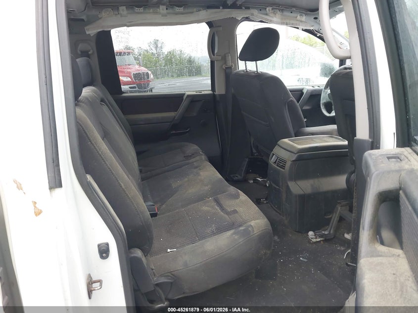 2011 NISSAN TITAN auction photo 8