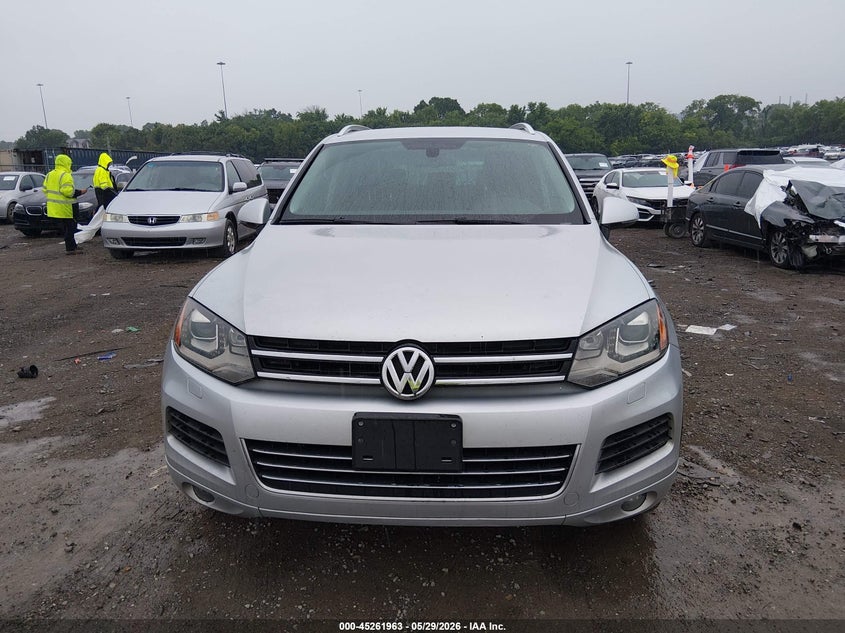 2014 Volkswagen Touareg 3.6L Sport VIN: WVGEF9BP3ED013761 Lot: 45261963