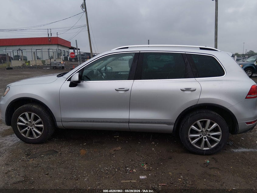 2014 Volkswagen Touareg 3.6L Sport VIN: WVGEF9BP3ED013761 Lot: 45261963