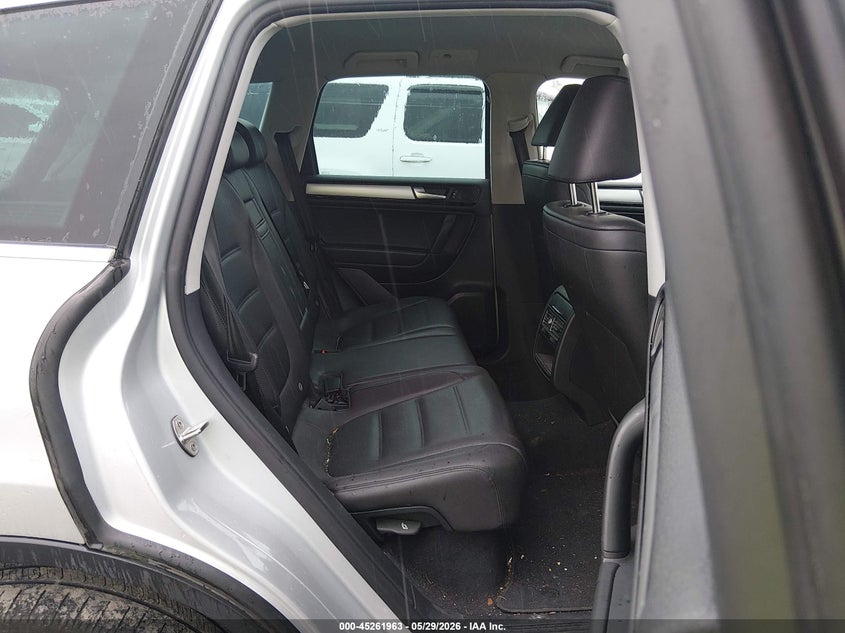 2014 Volkswagen Touareg 3.6L Sport VIN: WVGEF9BP3ED013761 Lot: 45261963