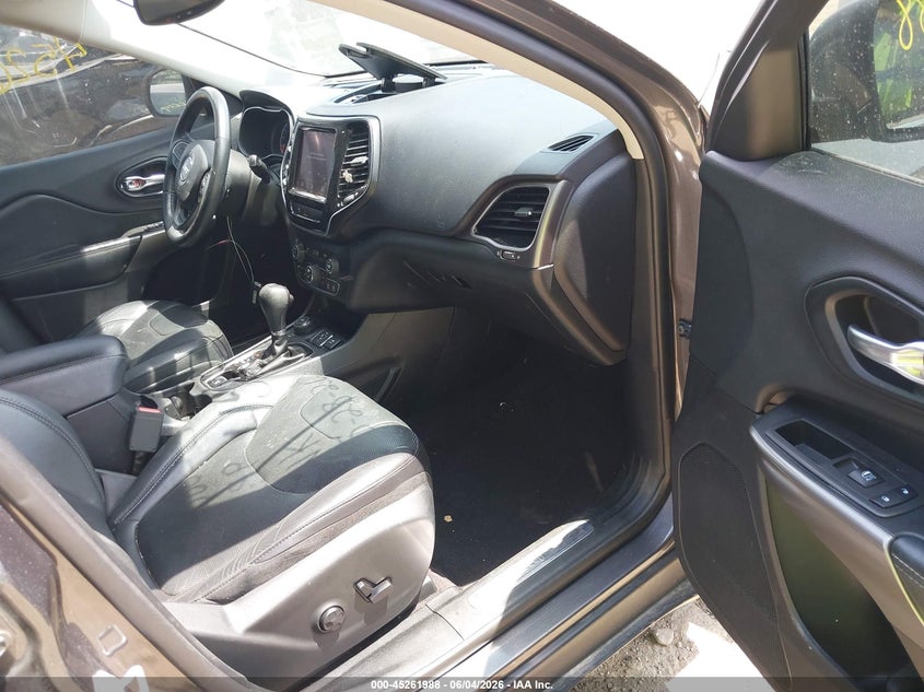 2019 JEEP CHEROKEE auction photo 5