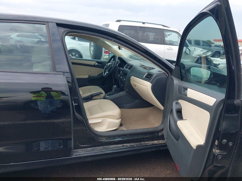 2012 VOLKSWAGEN JETTA auction photo 5