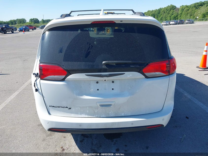 2018 Chrysler Pacifica Touring Plus VIN: 2C4RC1FG5JR229161 Lot: 45262114