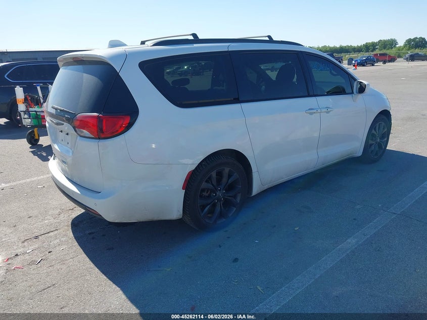 2018 CHRYSLER PACIFICA auction photo 4