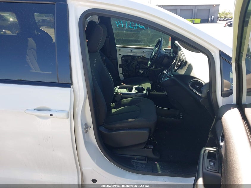 2018 CHRYSLER PACIFICA auction photo 5