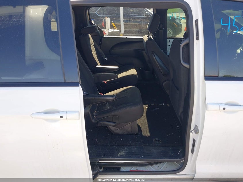 2018 CHRYSLER PACIFICA auction photo 8