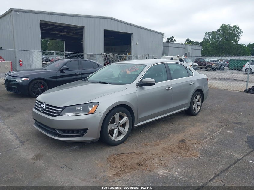 2013 Volkswagen Passat 2.5l Se 1VWBH7A38DC102778 photo 1