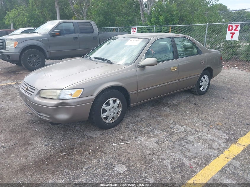 1999 Toyota Camry Le 4T1BG22K9XU483775 photo 1
