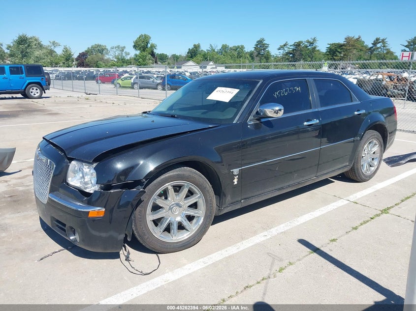 2006 CHRYSLER 300C SEDAN 5.7L V-8 340HP