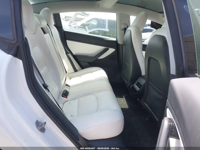 AtlanticExpress - Tesla Model 3