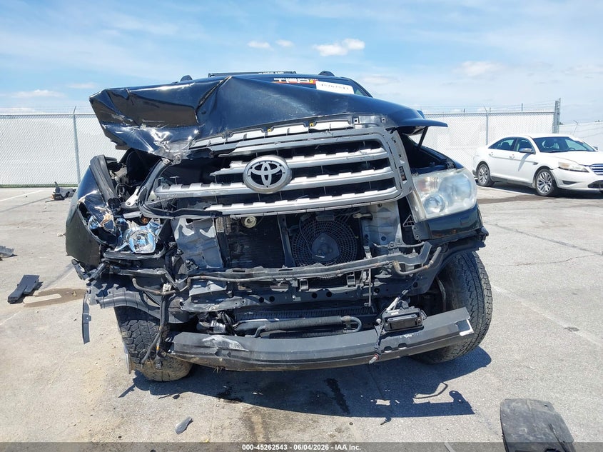 2013 Toyota Sequoia Platinum 5.7L V8 VIN: 5TDDW5G16DS092133 Lot: 45262543