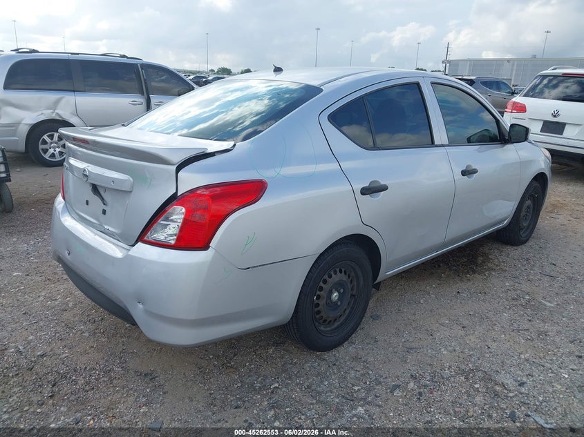 2017 NISSAN VERSA auction photo 4