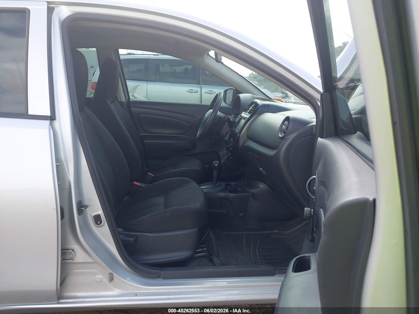 2017 NISSAN VERSA auction photo 5