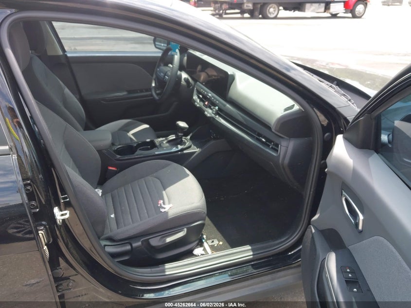 2025 KIA K4 auction photo 5