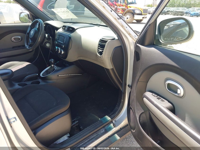 2016 KIA SOUL auction photo 5