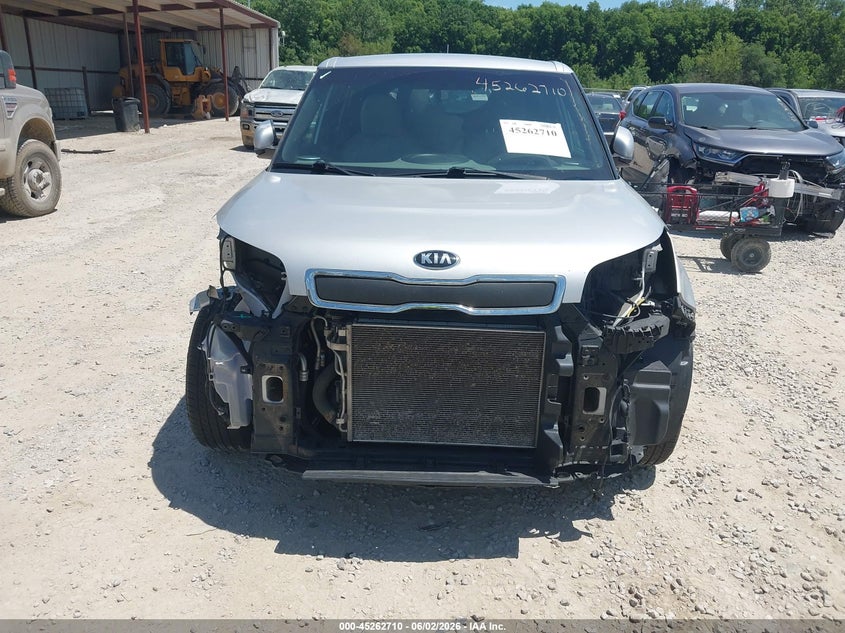 2016 KIA SOUL auction photo 6