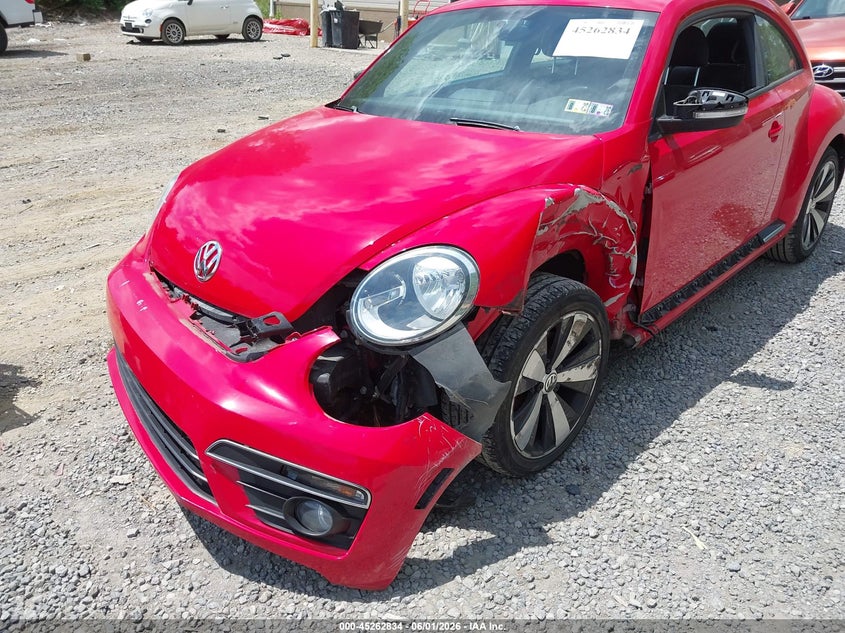 2014 Volkswagen Beetle 2.0T R-Line VIN: 3VWVT7AT2EM613981 Lot: 45262834