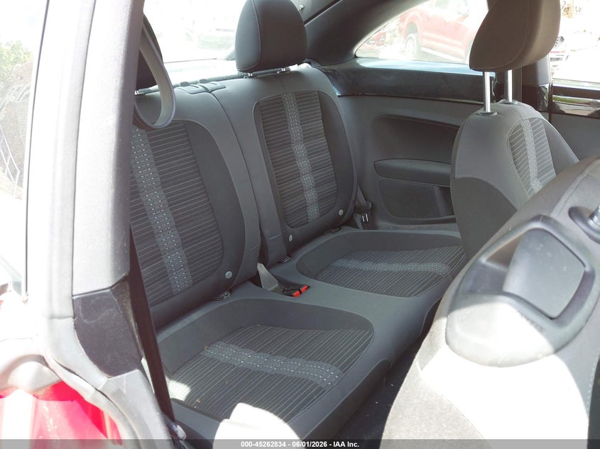 2014 Volkswagen Beetle 2.0T R-Line VIN: 3VWVT7AT2EM613981 Lot: 45262834