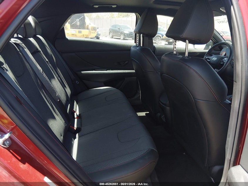 2025 HYUNDAI ELANTRA auction photo 8