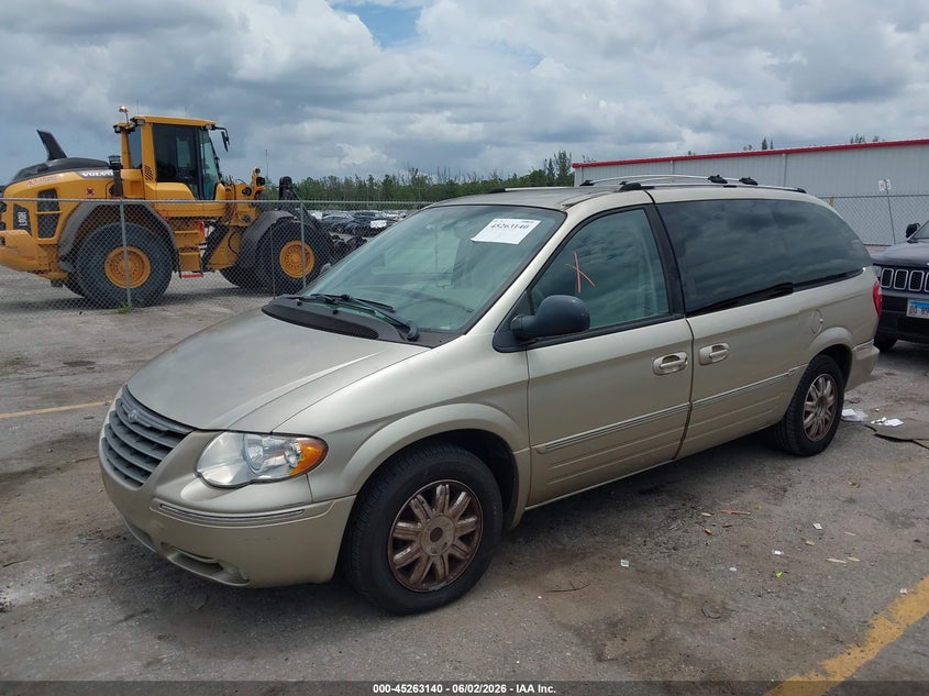 2005 Chrysler Town & Country Limited VIN: 2C8GP64L65R243633 Lot: 45263140
