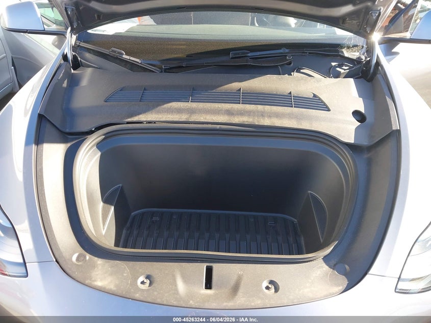 2024 Tesla Model Y Performance Dual Motor All-Wheel Drive VIN: 7SAYGDEF8RF195060 Lot: 45263244