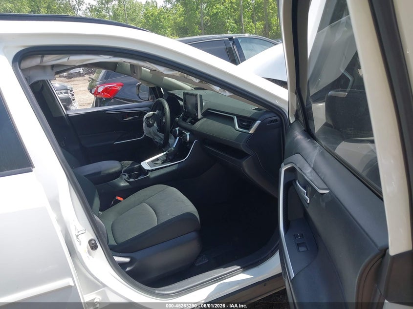 2019 TOYOTA RAV4 auction photo 5