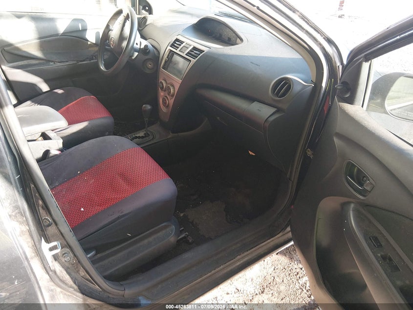 2012 TOYOTA YARIS auction photo 5