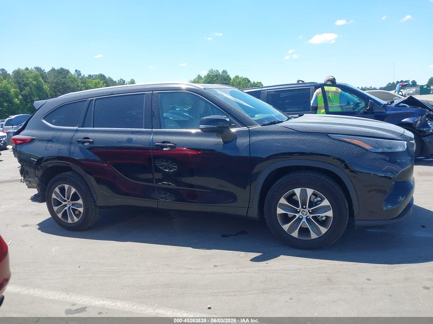 2022 Toyota Highlander Xle VIN: 5TDGZRAH4NS545426 Lot: 45263838