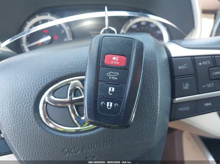 2022 Toyota Highlander Xle VIN: 5TDGZRAH4NS545426 Lot: 45263838