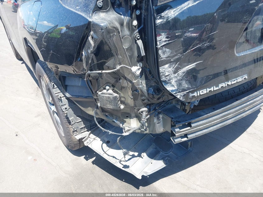 2022 Toyota Highlander Xle VIN: 5TDGZRAH4NS545426 Lot: 45263838
