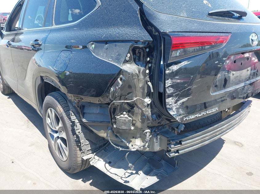 2022 Toyota Highlander Xle VIN: 5TDGZRAH4NS545426 Lot: 45263838