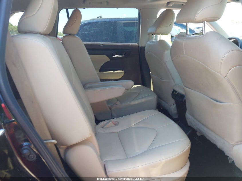 2022 Toyota Highlander Xle VIN: 5TDGZRAH4NS545426 Lot: 45263838