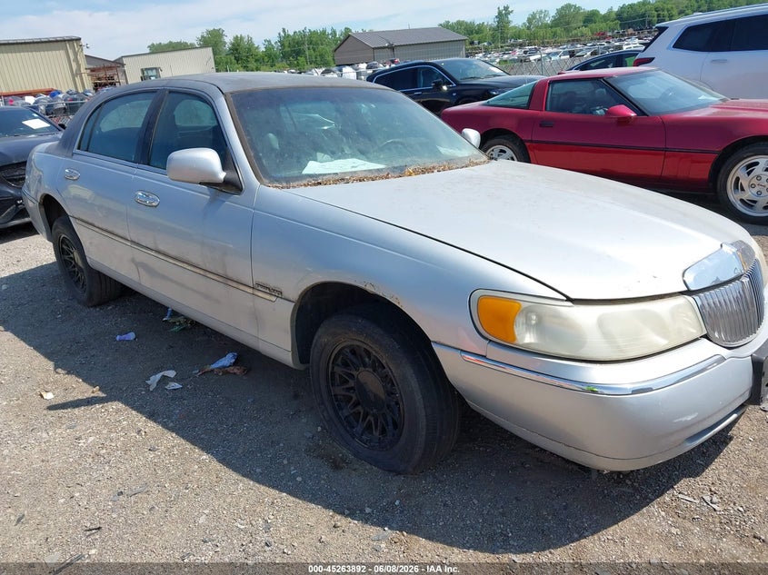 1998 Lincoln Town Car Signature