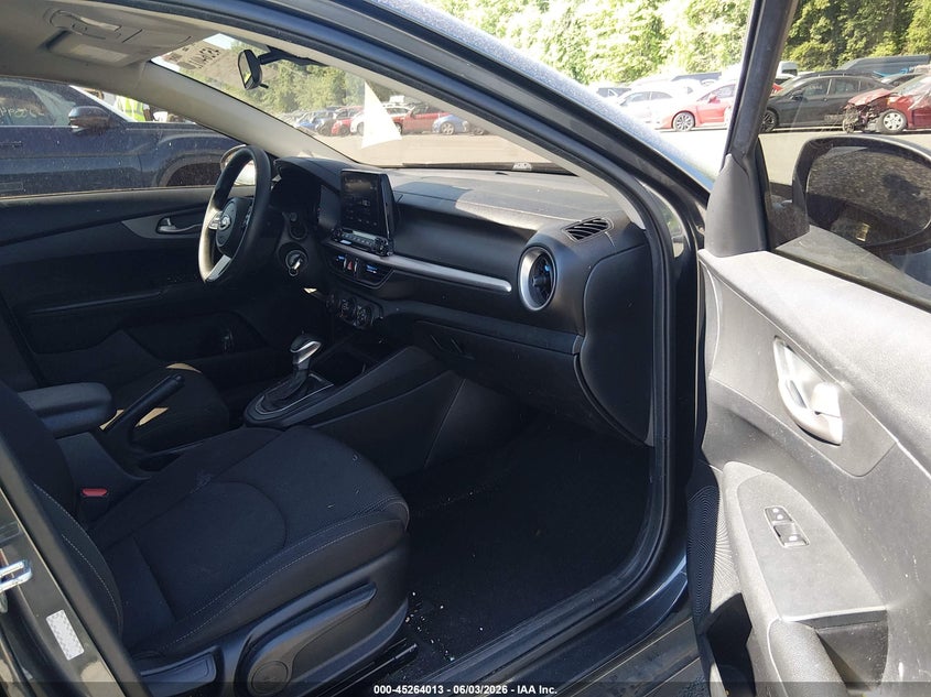 VIN 3KPF24AD9LE147927 2020 KIA FORTE LXS