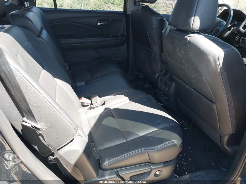 2017 Honda Pilot Touring VIN: 5FNYF6H9XHB105374 Lot: 45264078