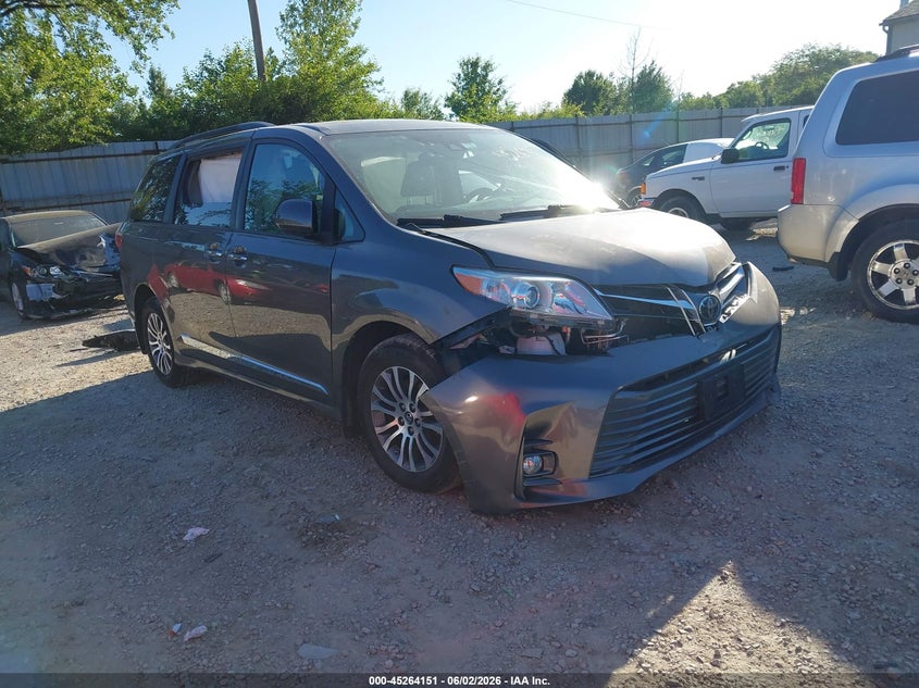 2019 Toyota Sienna Xle 8 Passenger