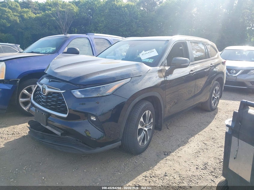 2024 TOYOTA HIGHLANDER auction photo 2