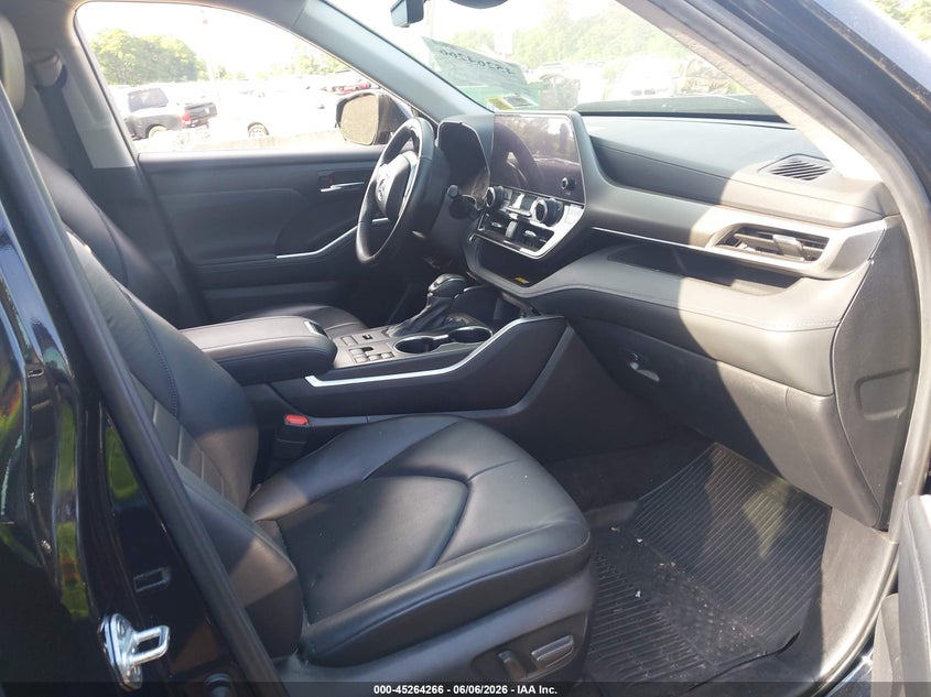 2024 TOYOTA HIGHLANDER auction photo 5