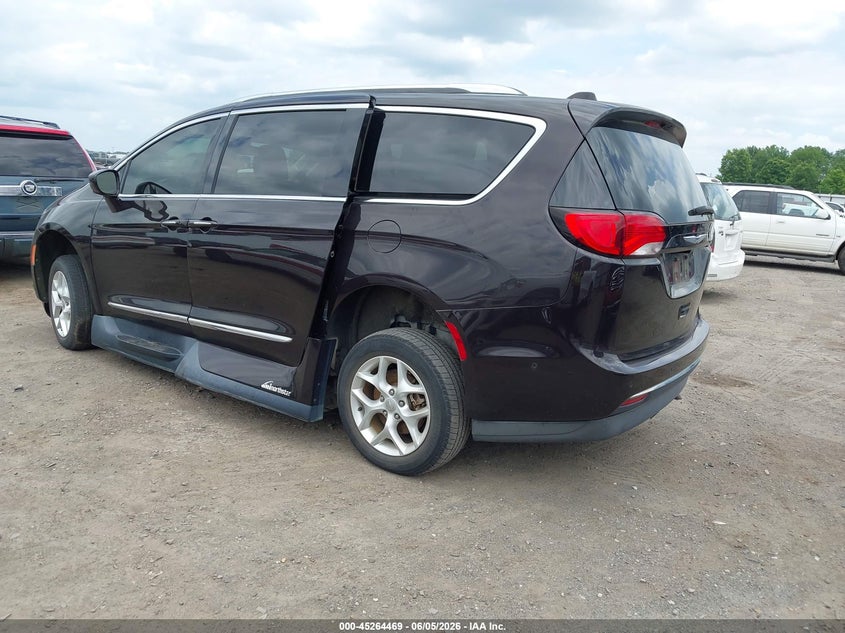 Vin: 2c4rc1eg6hr826945, lot: 45762289, chrysler pacifica touring-l plus 20173