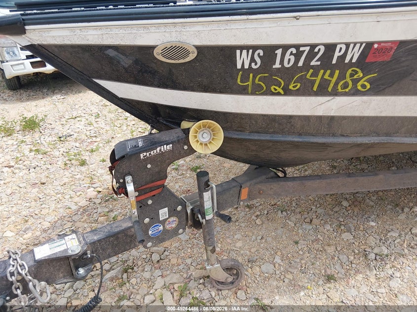 2025 LUND 18' auction photo 6