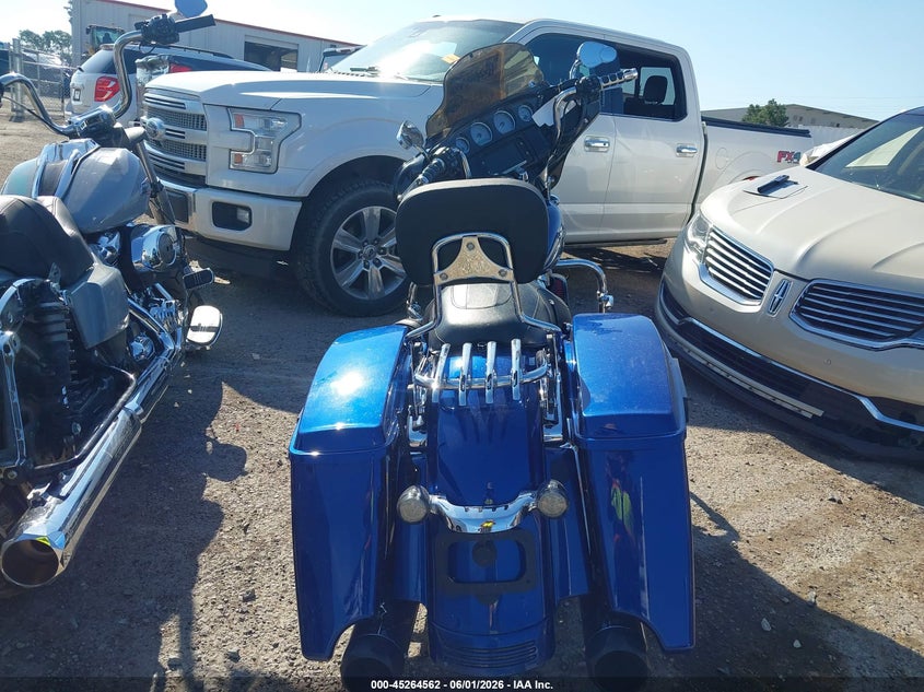 2017 Harley-Davidson Flhxs Street Glide Special VIN: 1HD1KRC35HB687399 Lot: 45264562