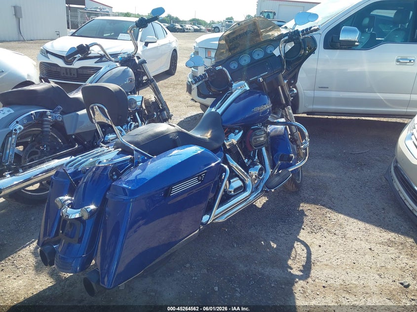 2017 HARLEY-DAVIDSON FLHXS auction photo 4