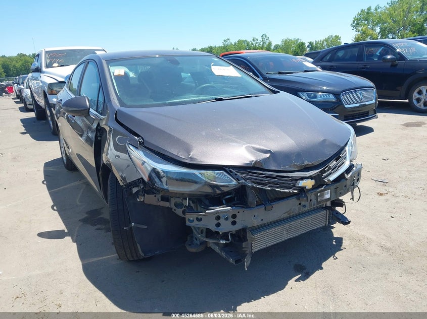 2017 CHEVROLET CRUZE auction photo 1