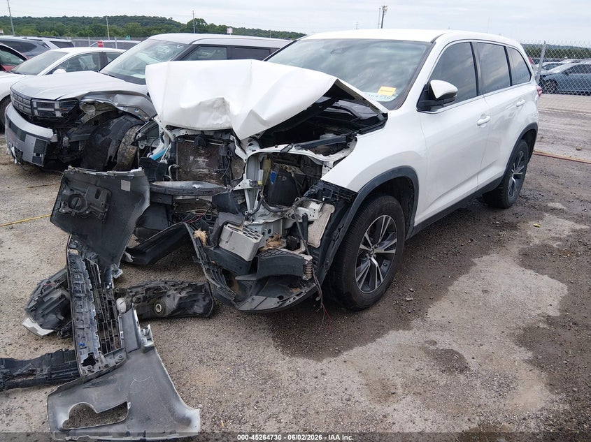 2019 TOYOTA HIGHLANDER auction photo 2