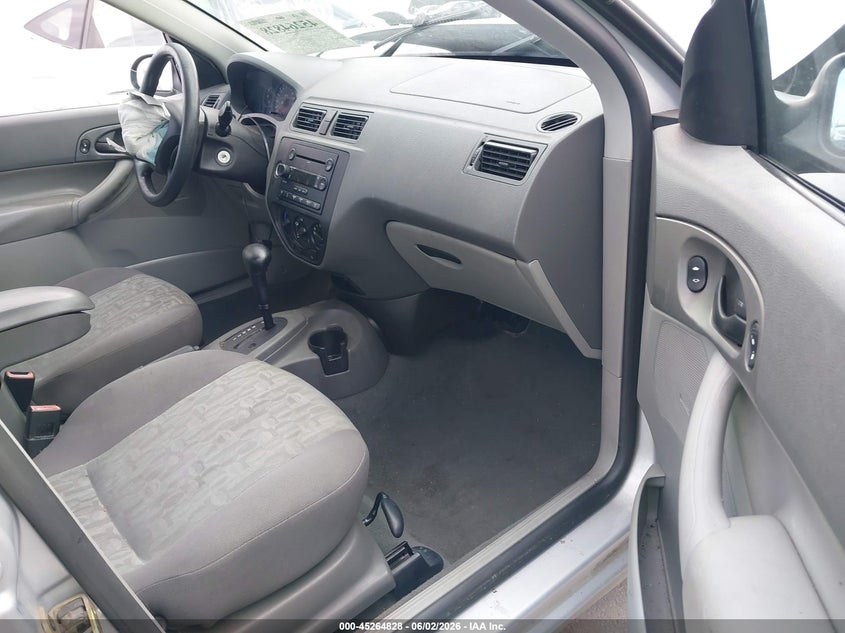 2005 FORD FOCUS auction photo 5