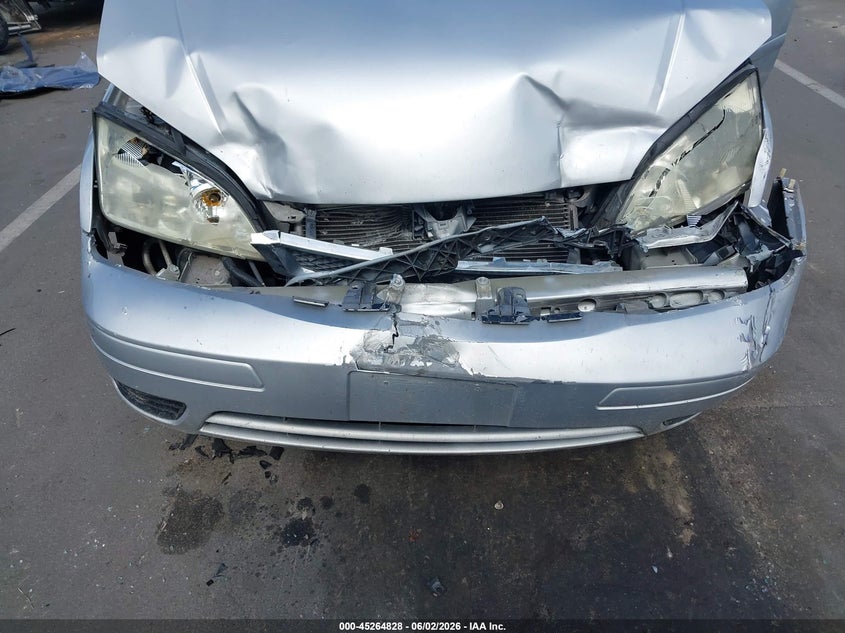 2005 FORD FOCUS auction photo 6